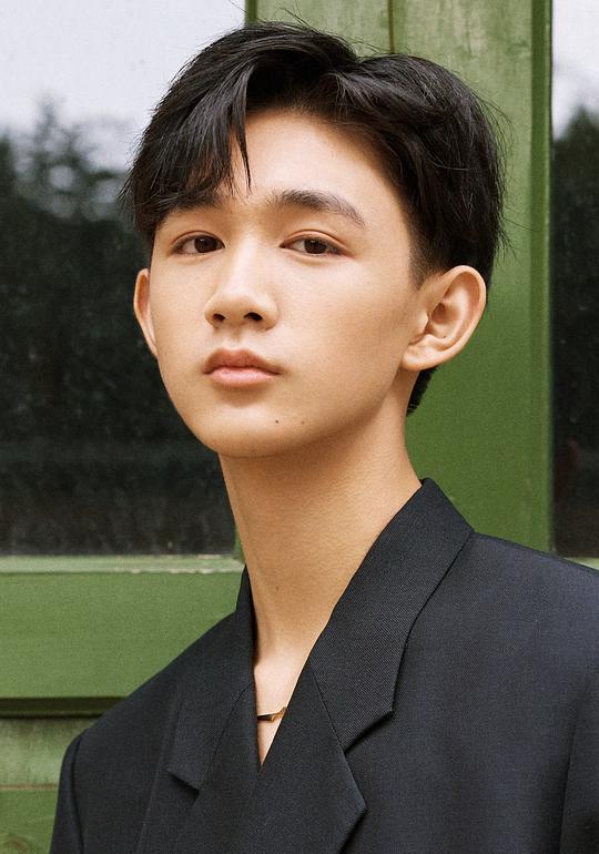 荣梓杉 Zishan Rong照片