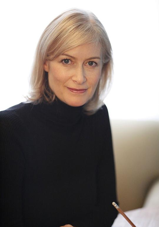 海伦·埃德蒙森 Helen Edmundson照片