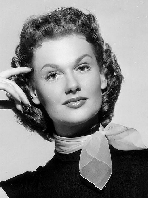 安·鲁滨逊 Ann Robinson照片