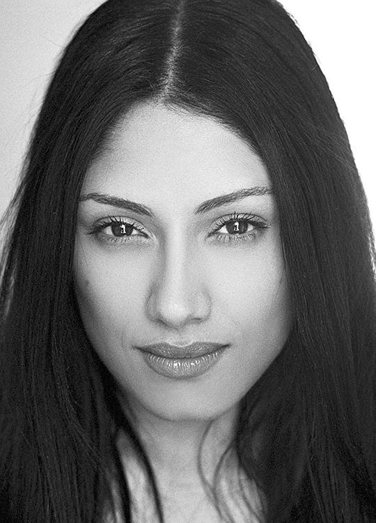 泰米娜·森尼 Tehmina Sunny照片