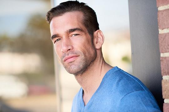 汤姆·伯克伦 Tom Berklund照片