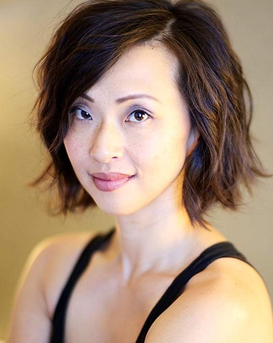 乔伊·奥斯曼斯基 Joy Osmanski照片