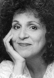 卡洛儿·安·苏西 Carol Ann Susi照片