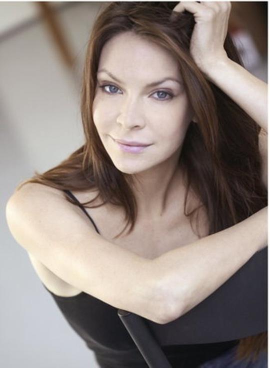 希亚·巴滕 Cyia Batten照片