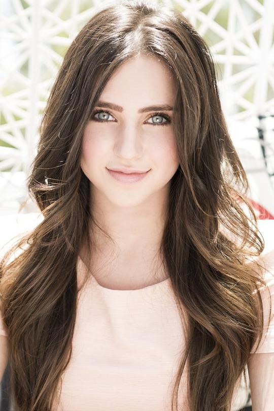 瑞恩·纽曼 Ryan Newman照片