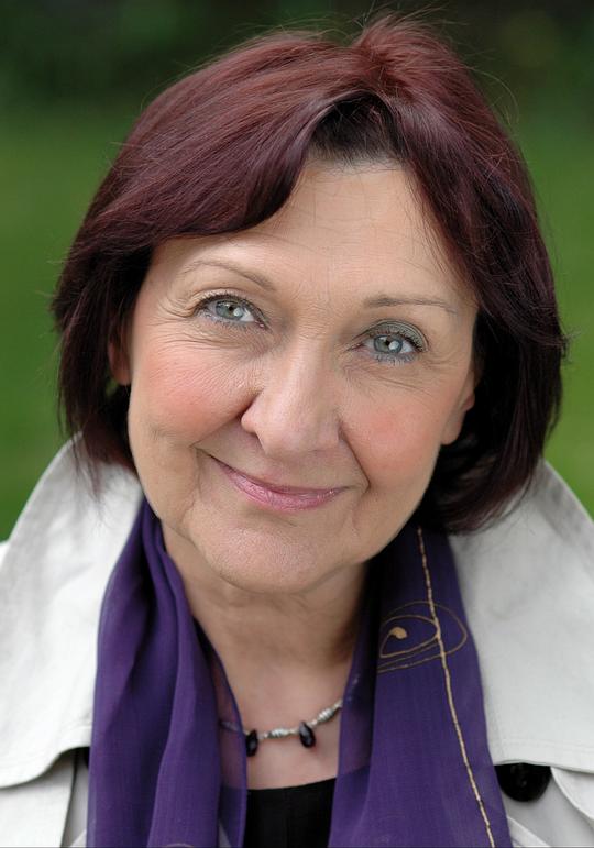 厄休拉·莫汉 Ursula Mohan照片