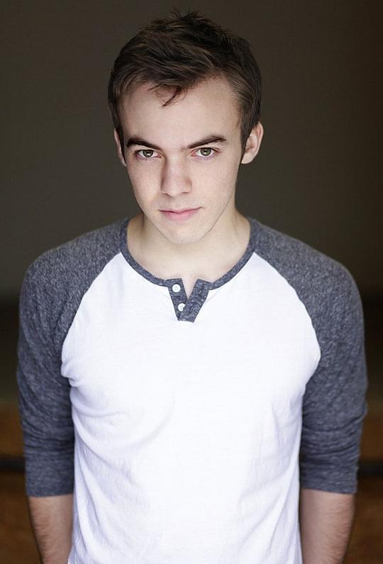 卡伦·普莱西 Connor Price照片