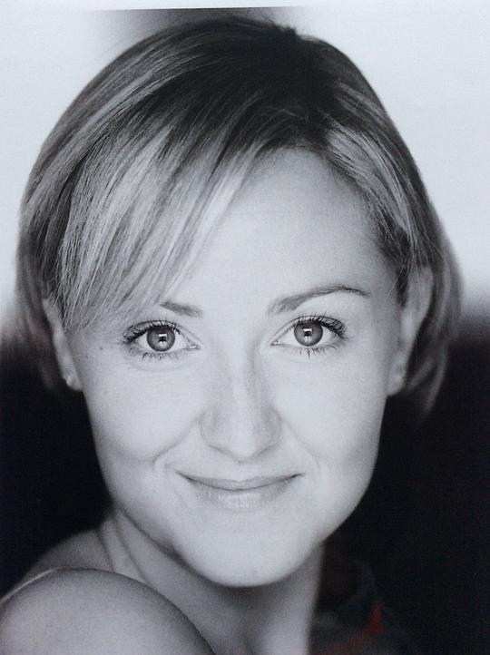 劳拉·克罗斯利 Laura Crossley照片