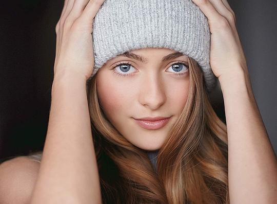 泰勒·索恩 Taylor Thorne照片