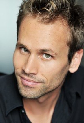 托比亚斯·耶利内克 Tobias Jelinek照片