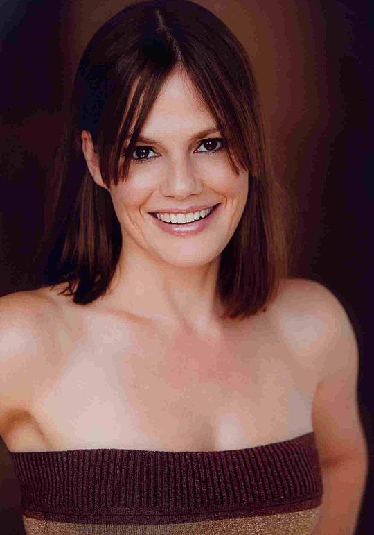 苏珊·克莱尔 Suzanne Cryer照片