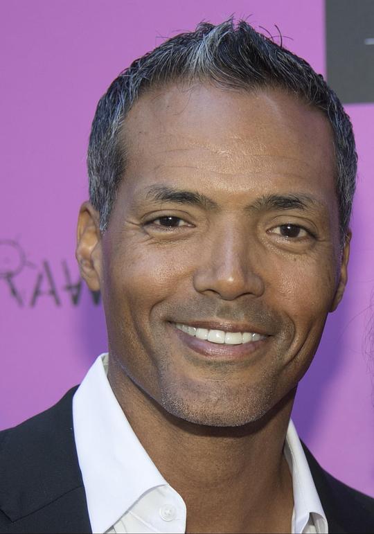 小亨利·金吉 Henry Kingi Jr.照片