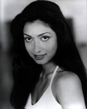 萨米娅·肖布 Samia Shoaib照片