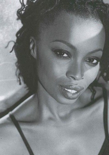 菲娜·奥鲁赫 Phina Oruche照片