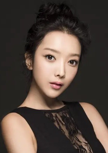 张蓝艺 Lanyi Zhang照片