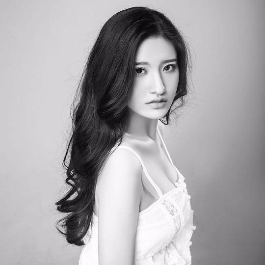 张芷然 Hannah照片