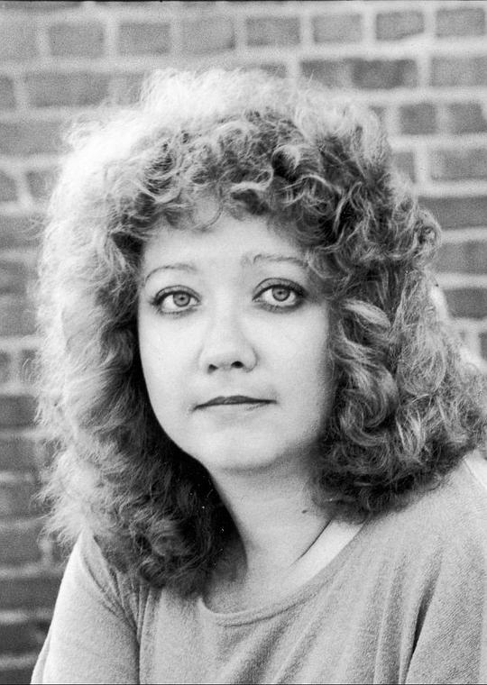 SE·欣顿 S.E. Hinton照片