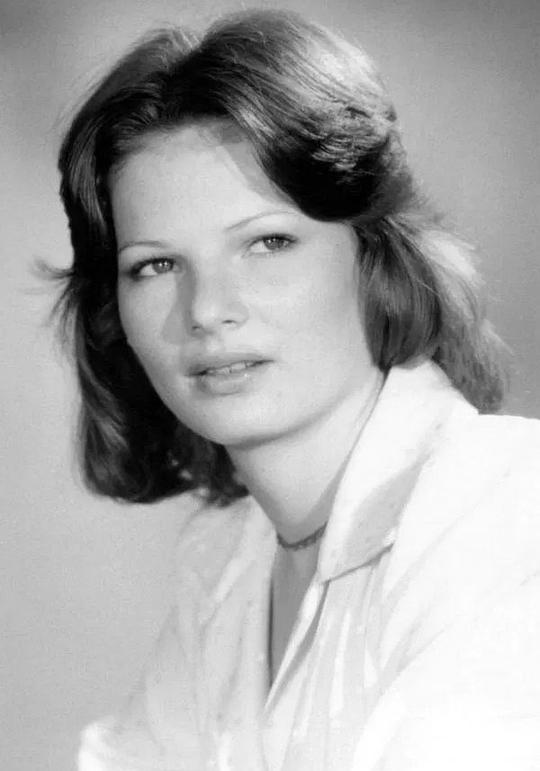 克里斯汀·贝尔福德 Christine Belford照片