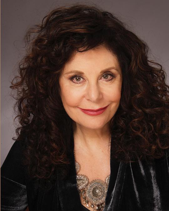 Karen Kondazian照片