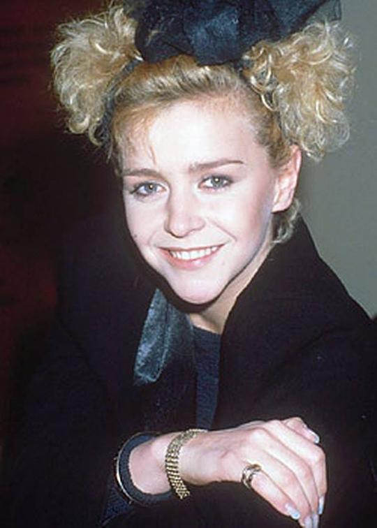 莱斯利·艾什 Leslie Ash照片