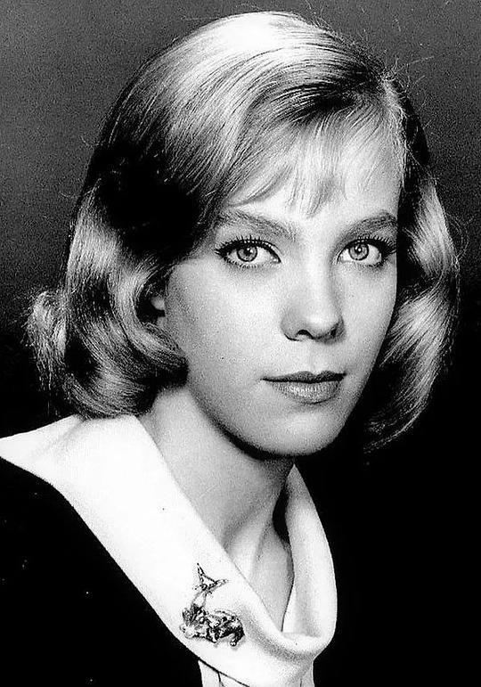 齐娜·贝休恩 Zina Bethune照片