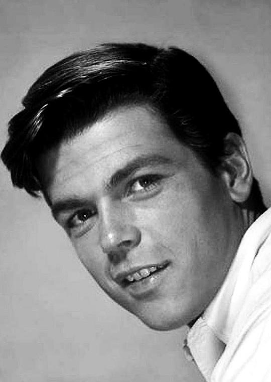 罗伯特·罗根 Robert Logan照片