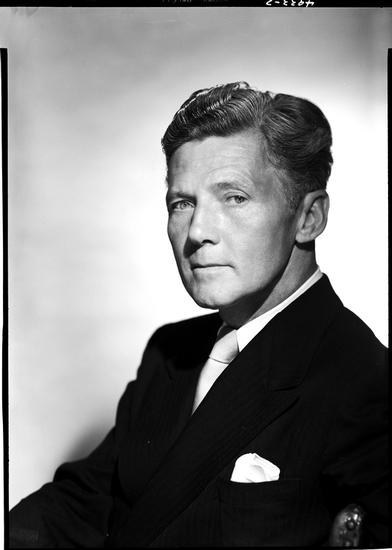 托尼奥·塞拉沃特 Tonio Selwart照片