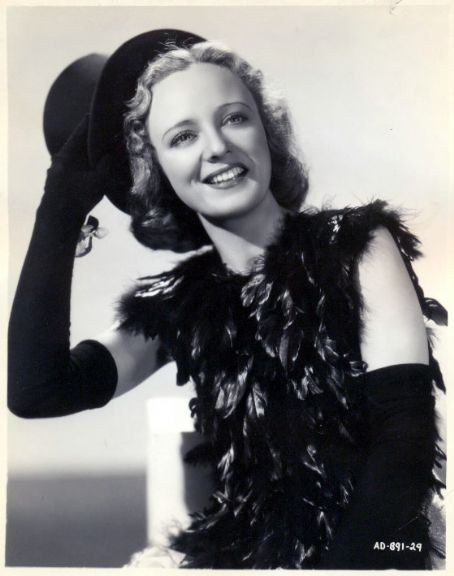 希拉·布罗姆利 Sheila Bromley照片