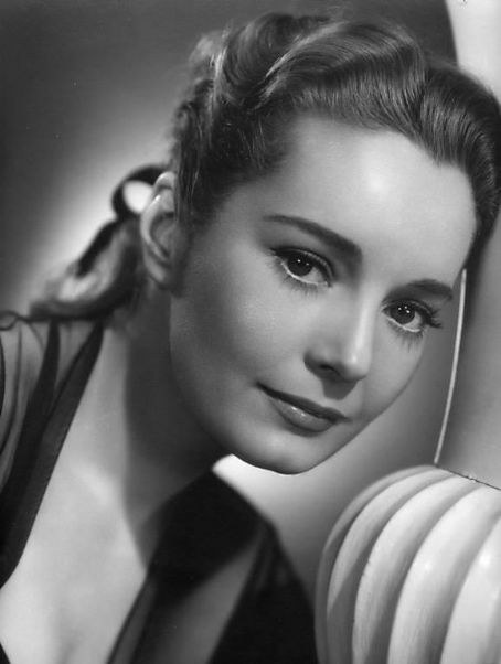 苏珊·克卢婕 Suzanne Cloutier照片