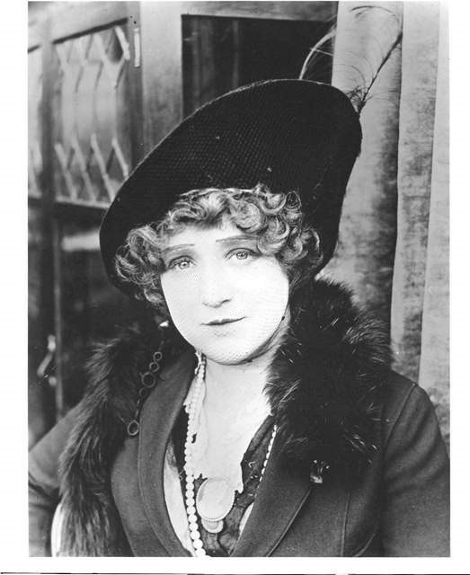 贝斯·美瑞戴斯 Bess Meredyth照片