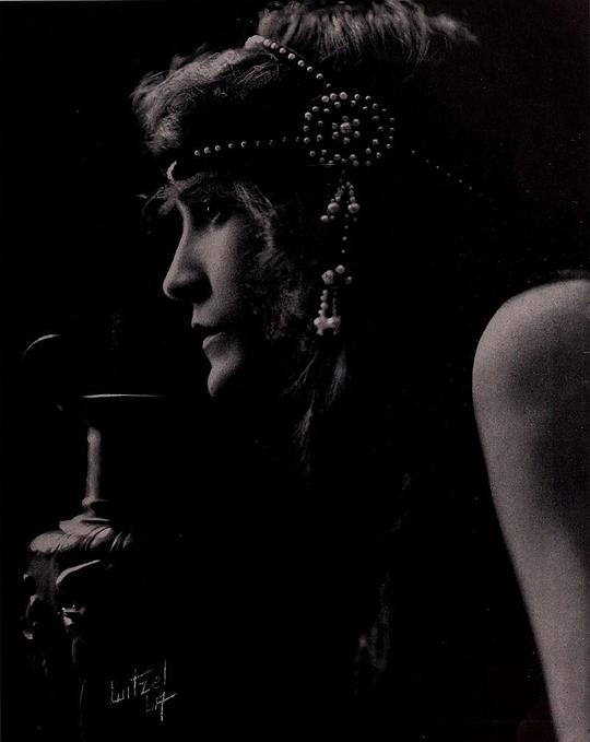 克莱尔·麦克道尔 Claire McDowell照片