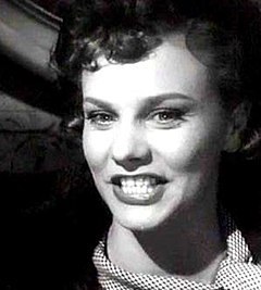 乌尔舒拉·莫杰任斯卡 Urszula Modrzynska照片