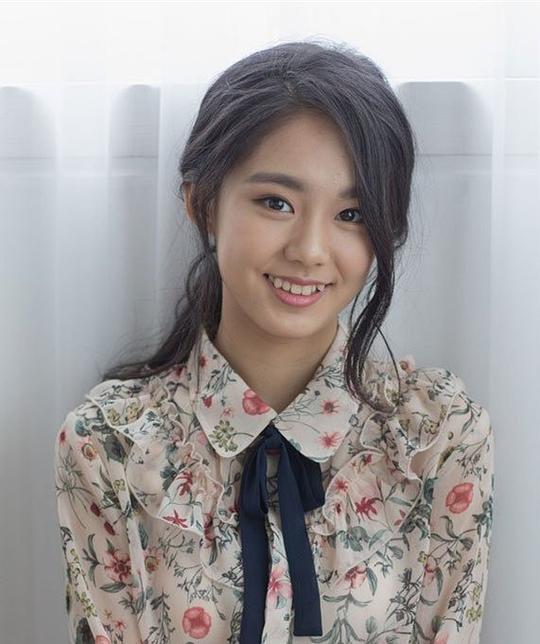 李秀仁 Seo-yeon Lee照片