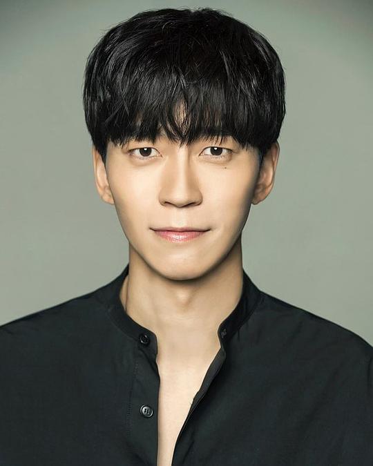 申成禄 Sung-rok Shin照片