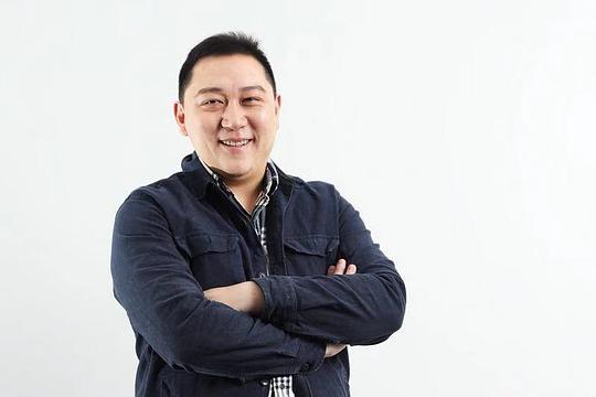 贾邱 Qiu Jia照片