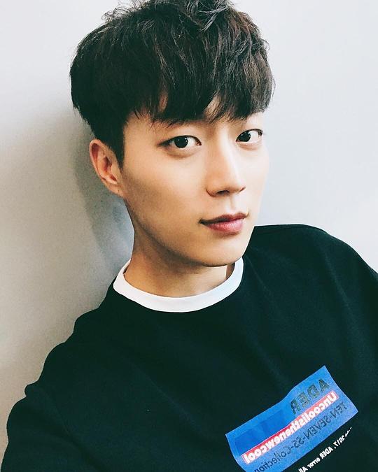 尹斗俊 Du-Jun Yoon照片