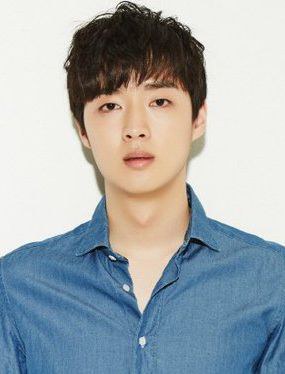 姜英锡 Kang Young-seok照片