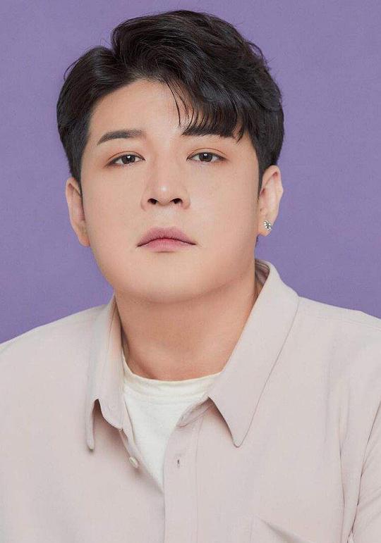 申东熙 Dong-heui Sin照片