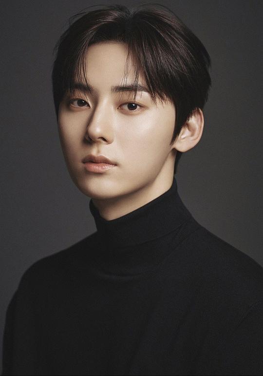 黄旼炫 Min-Hyun Hwang照片