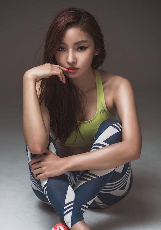 李贤智 Hyeon-ji Lee照片