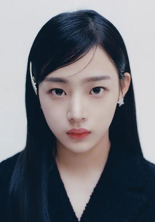 金玟池 Kim Minji照片