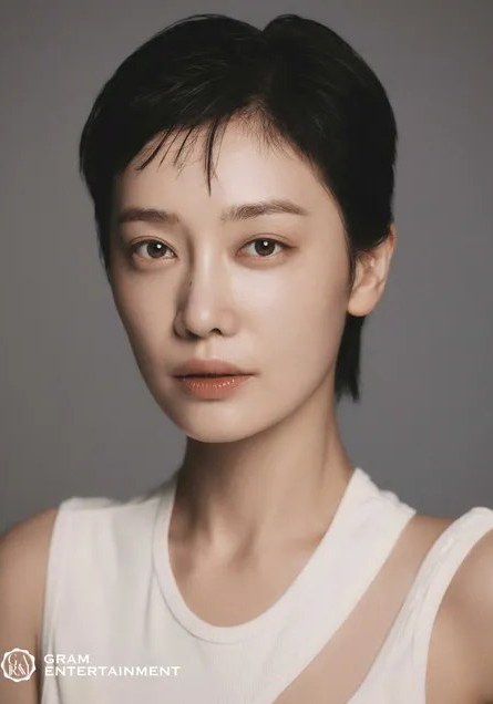 金赫拉 Kim Hieora照片