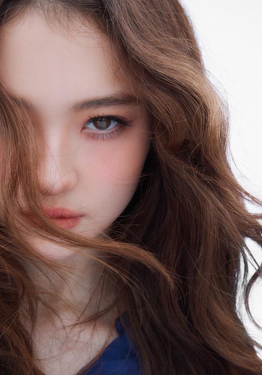 埃拉·格罗斯 Ella Gross照片