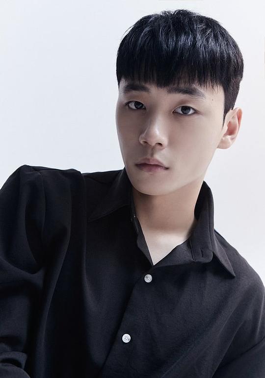 李珉载 Min-jae Lee照片