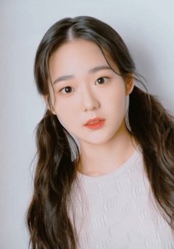 尹舒妍 Yoon Seoyeon照片