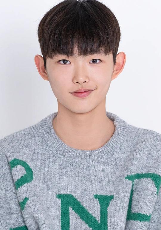 沈炫书 Sim Hyun Seo照片