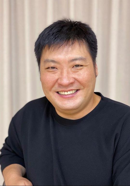 李钟允 Jong-yoon Lee照片