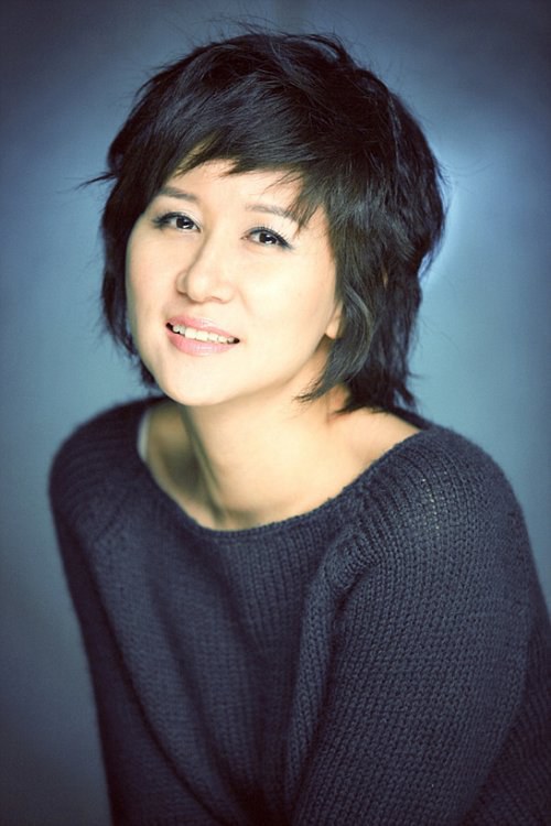 尹艺熙 Yoon Ye Hee照片