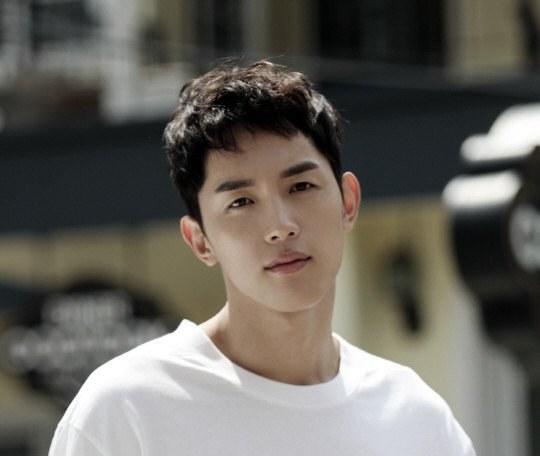 张未冠 Mi-kwan Jang照片