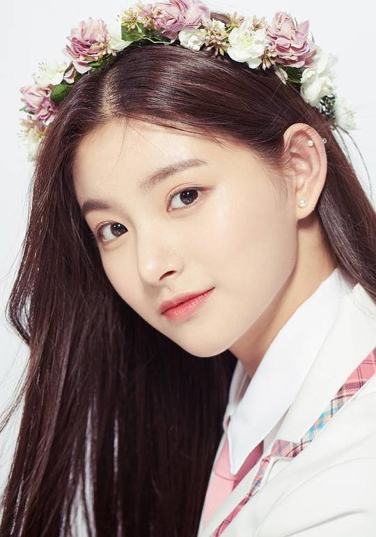 王怡人 Yiren Wang照片